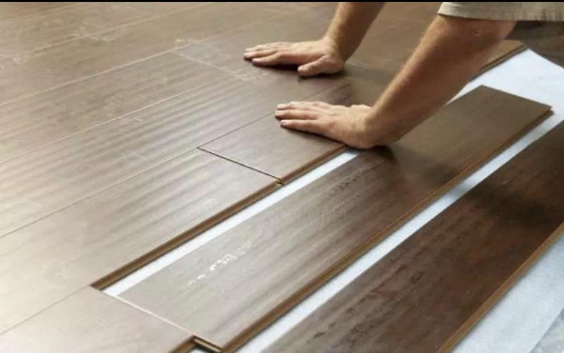 鎖扣地板拼接中 鎖扣地板拼接中